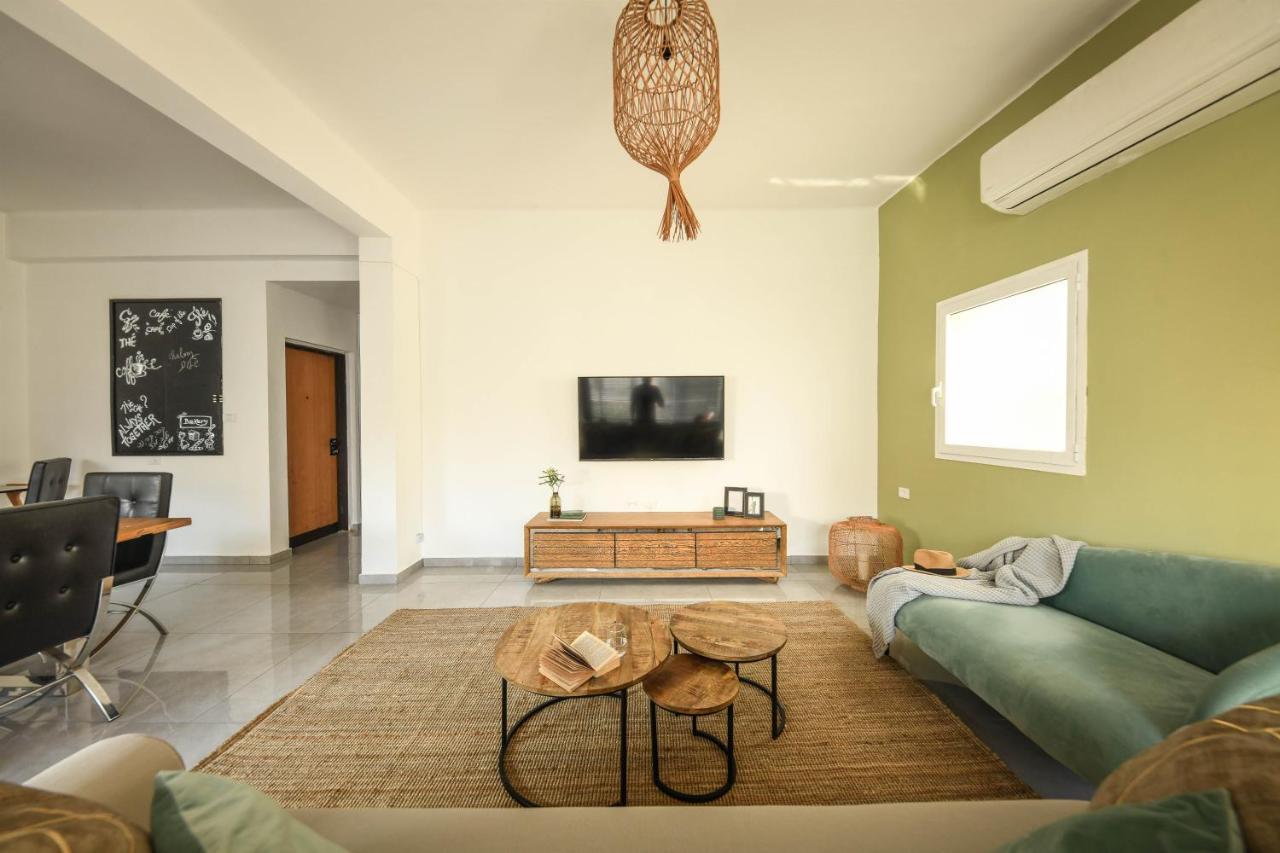 Prime Location Sunny 3 Bedroom By Sea N' Rent Apartment